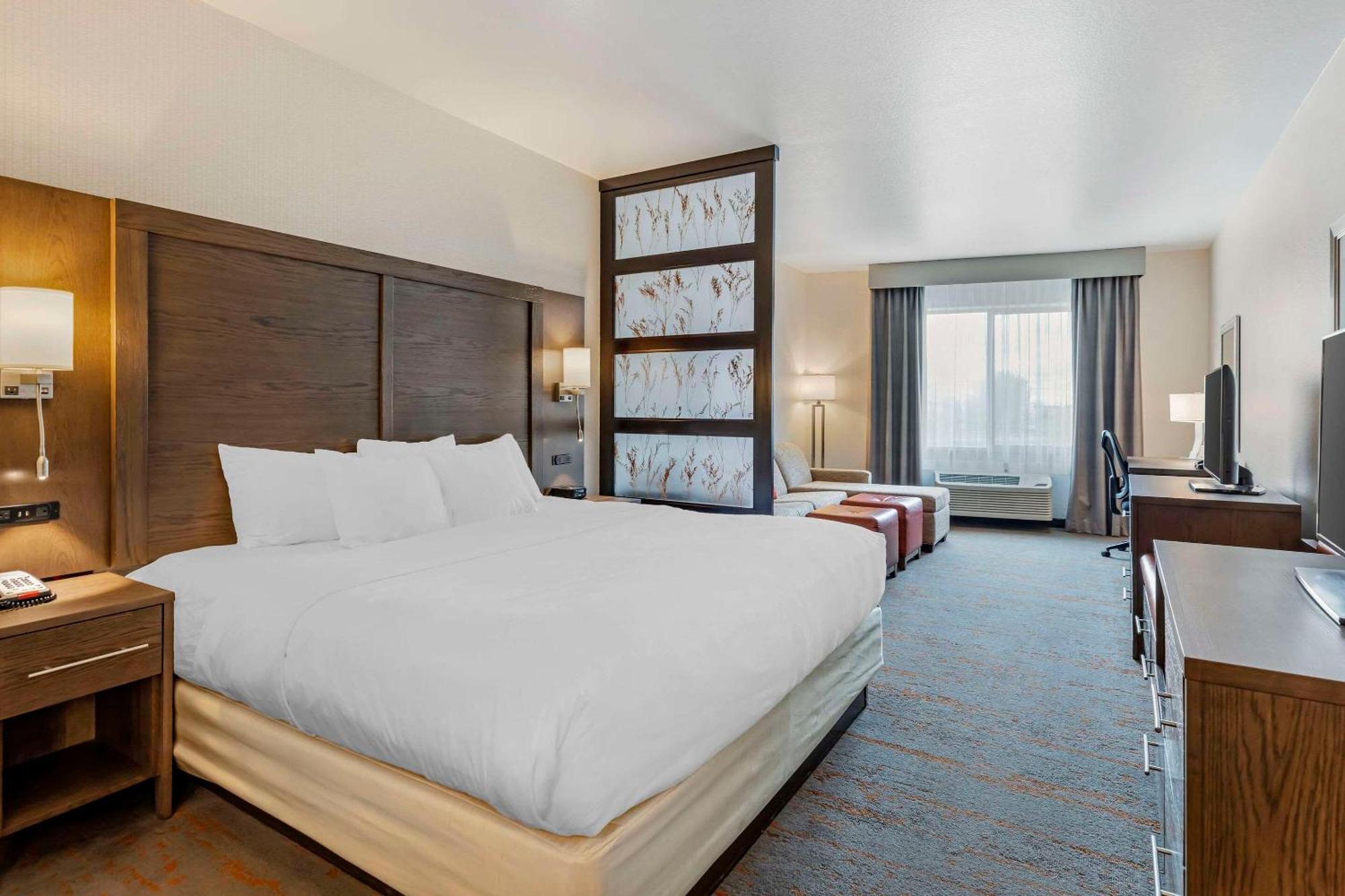 Comfort Inn & Suites Brighton Denver Ne Medical Center Extérieur photo