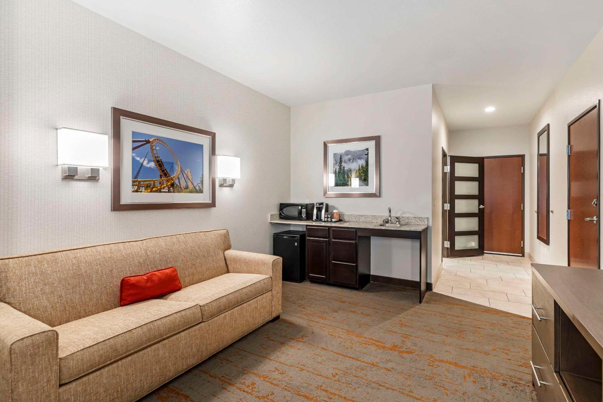 Comfort Inn & Suites Brighton Denver Ne Medical Center Extérieur photo