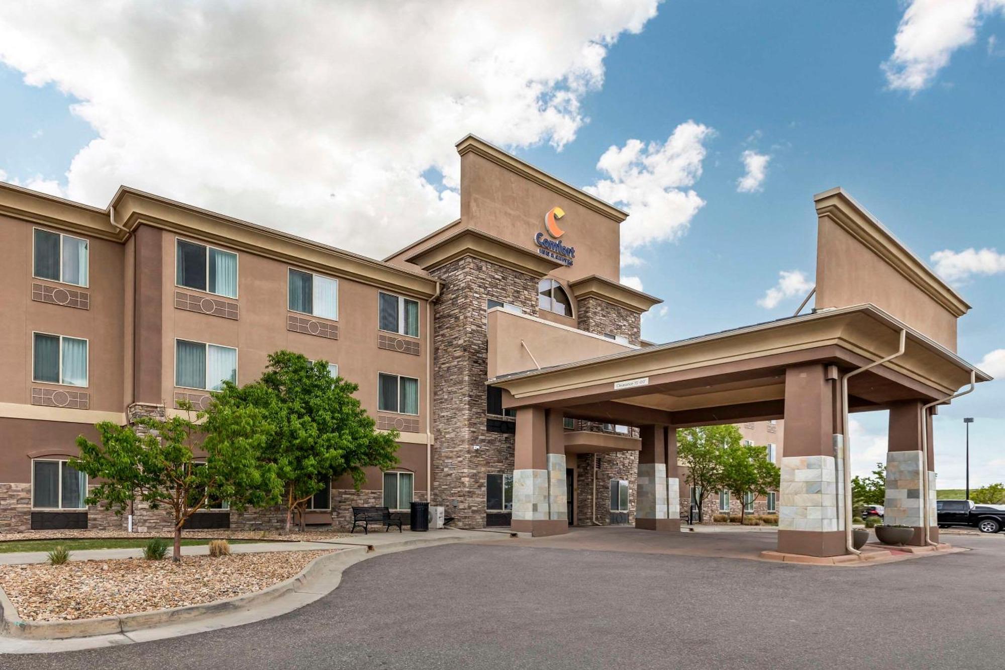 Comfort Inn & Suites Brighton Denver Ne Medical Center Extérieur photo
