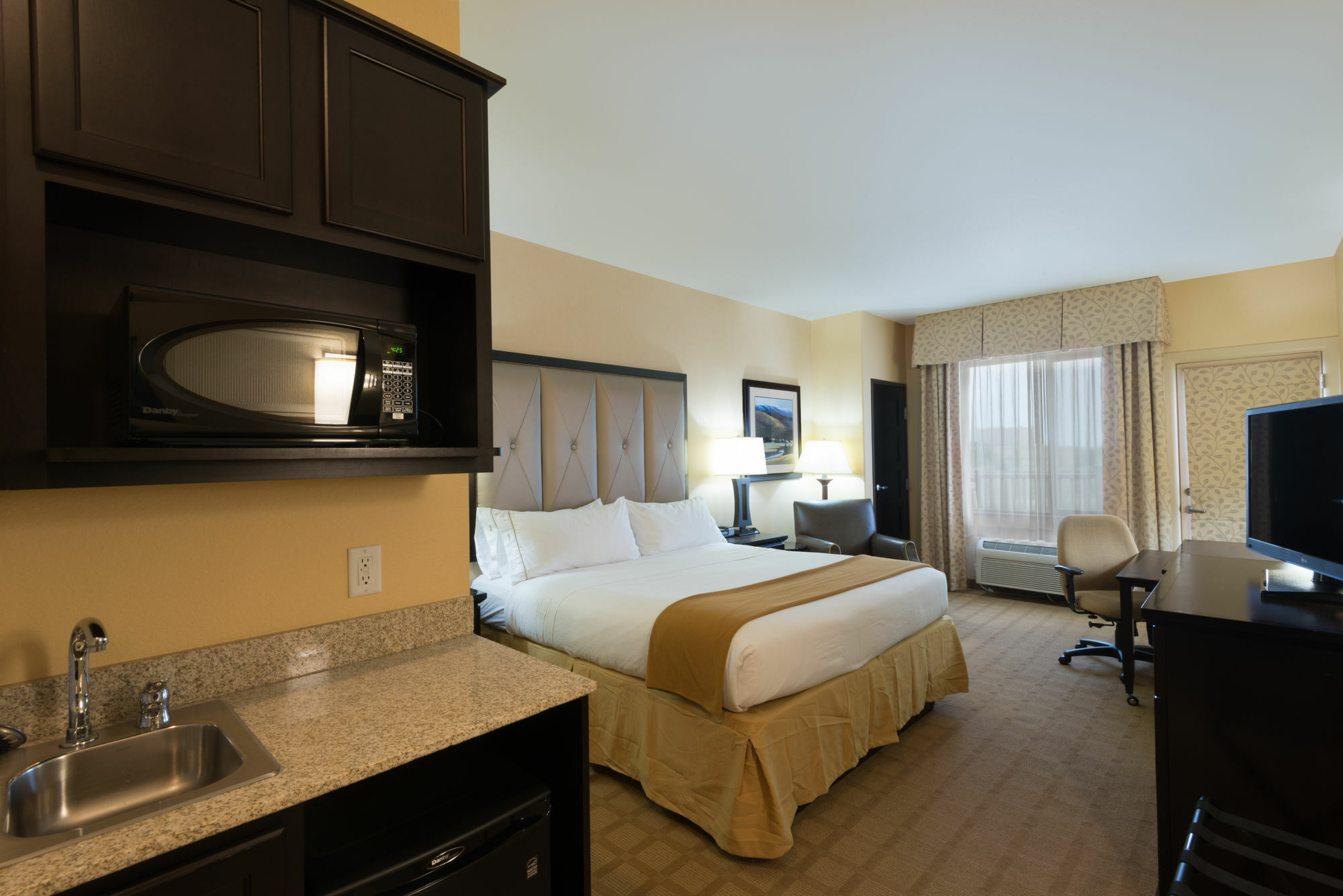 Comfort Inn & Suites Brighton Denver Ne Medical Center Extérieur photo